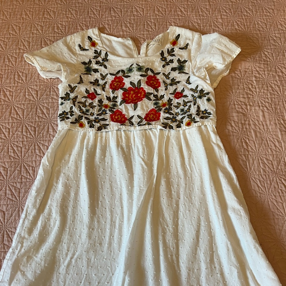 Roole girls dress Sz 11-12y white embroidered